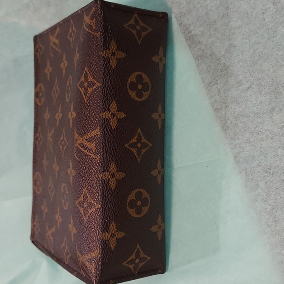 Louis Vuitton Discontinued Monogram Toiletry Pouch 15 Poche Toilette - Picture 3 of 13